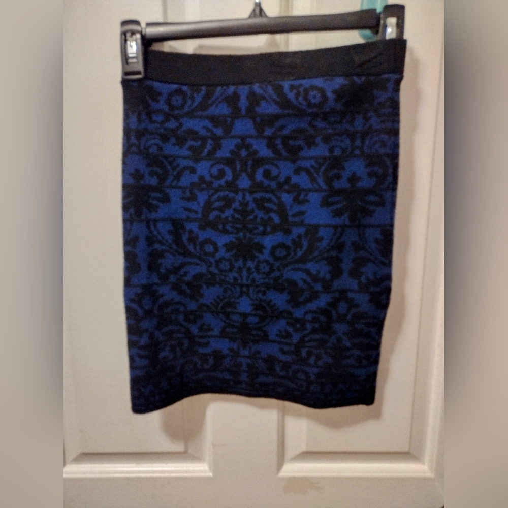 Forever 21 Black & Blue Mini Winter Skirt Sz S